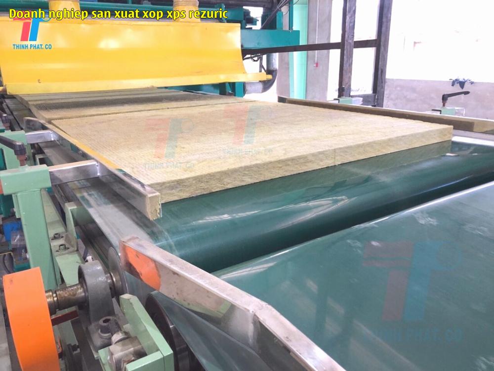 3. Tấm xốp XPS số 3. 3. Tấm xốp XPS số 3.