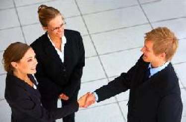 Doanh nhân tuổi Thân chọn đối tác