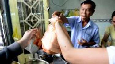 Chỉ nên đựng thức ăn dưới 70 độ C trong hộp xốp