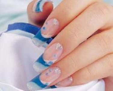 Ngón cái và ngón đeo nhẫn không có hoa tay