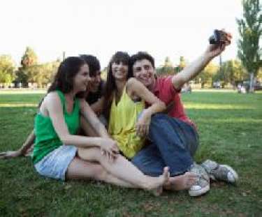 Nàng ngồi quyết đoán