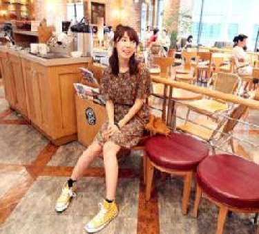 Nàng ngồi thơ ngây