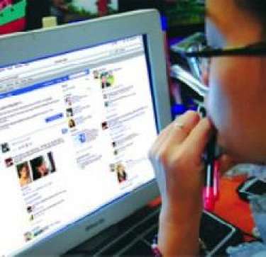 Săn nhân sự cấp cao qua mạng cộng đồng