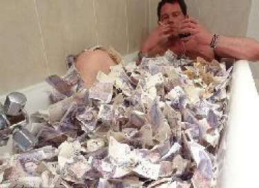 Tuổi nào dễ trở thành người giàu có nhất